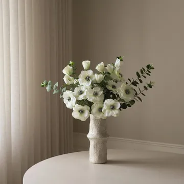 White Satin kunstig bukett - Anemone-eukalyptus 9 stk - Botané