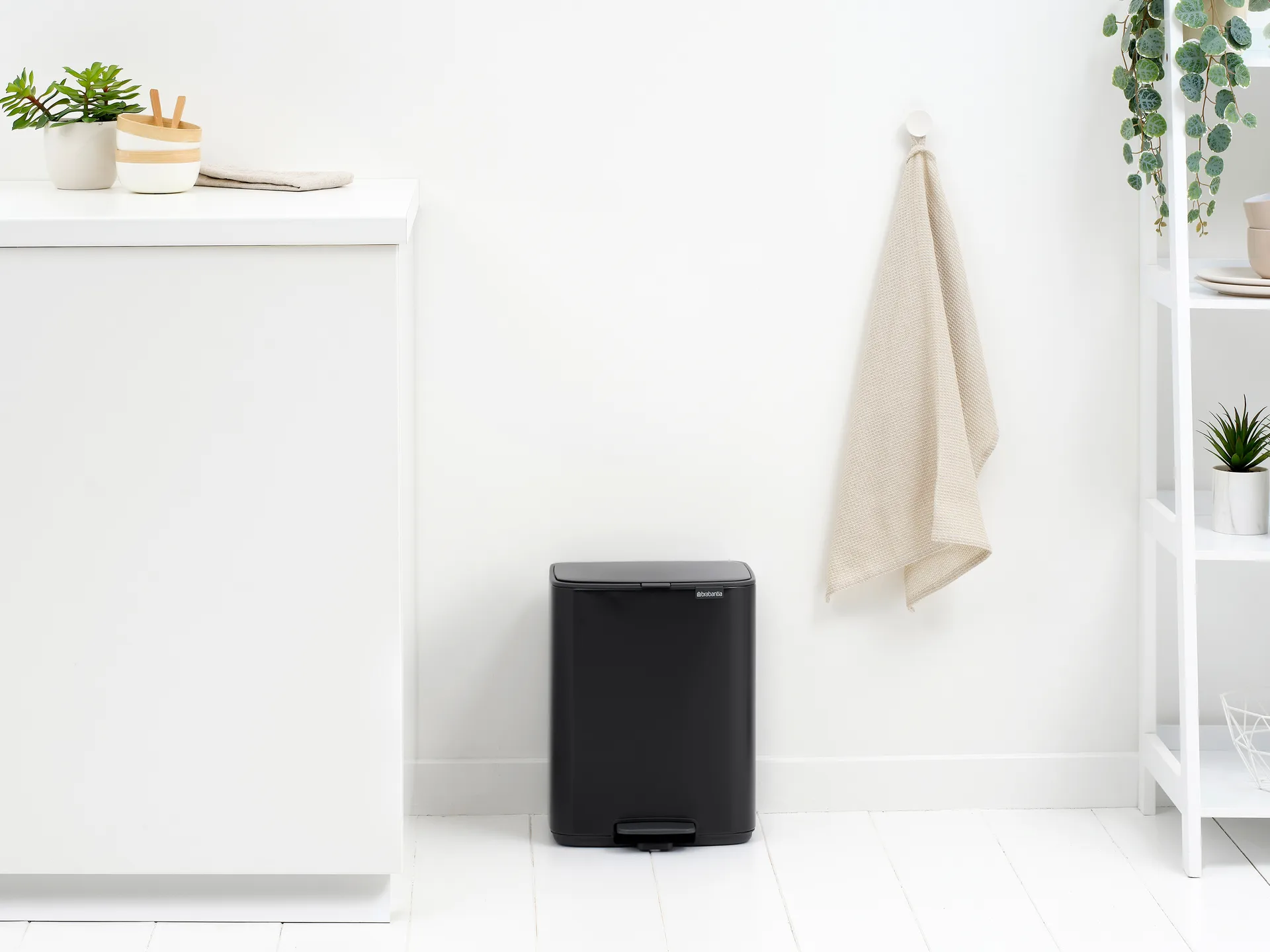 Bo pedalbøtte 12 l, Matt Black Brabantia