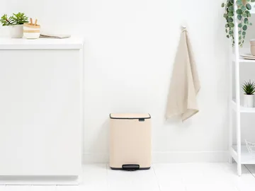 Bo pedalbøtte 12 l - Soft Beige - Brabantia