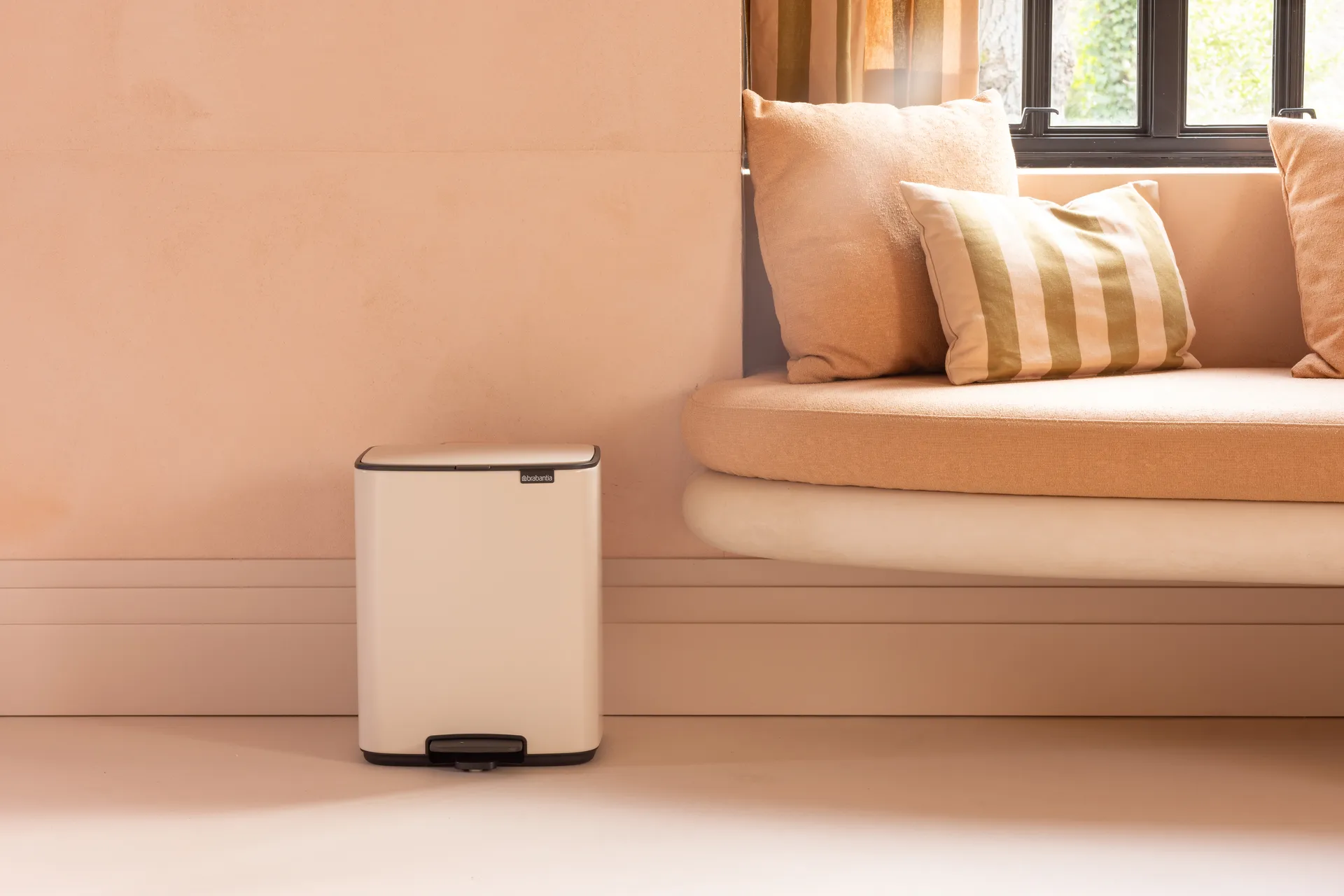 Bo pedalbøtte 12 l, Soft Beige Brabantia