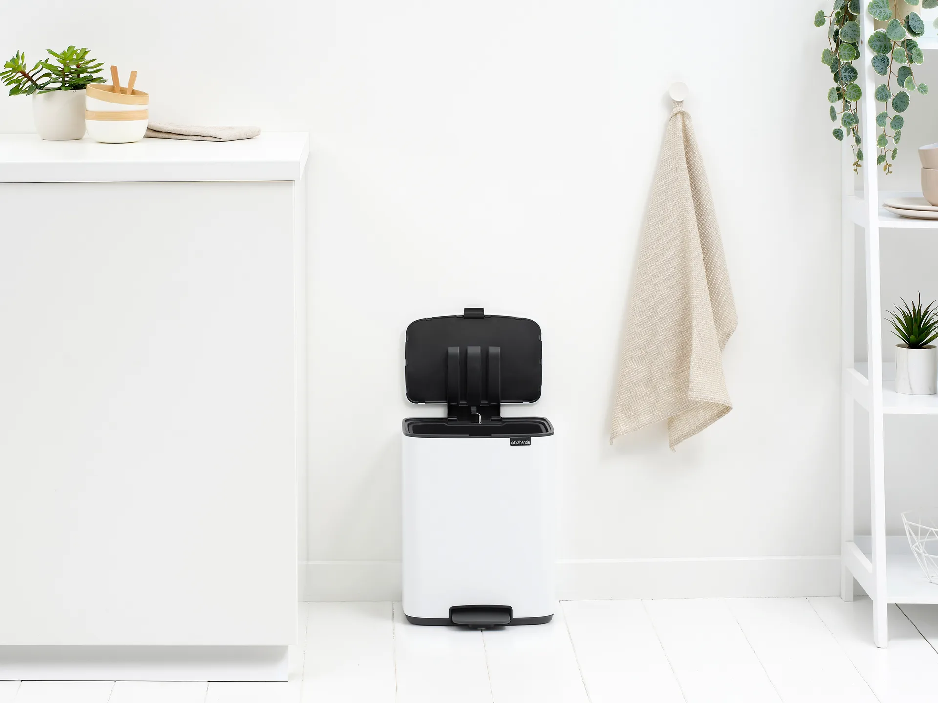 Bo pedalbøtte 12 l, White Brabantia