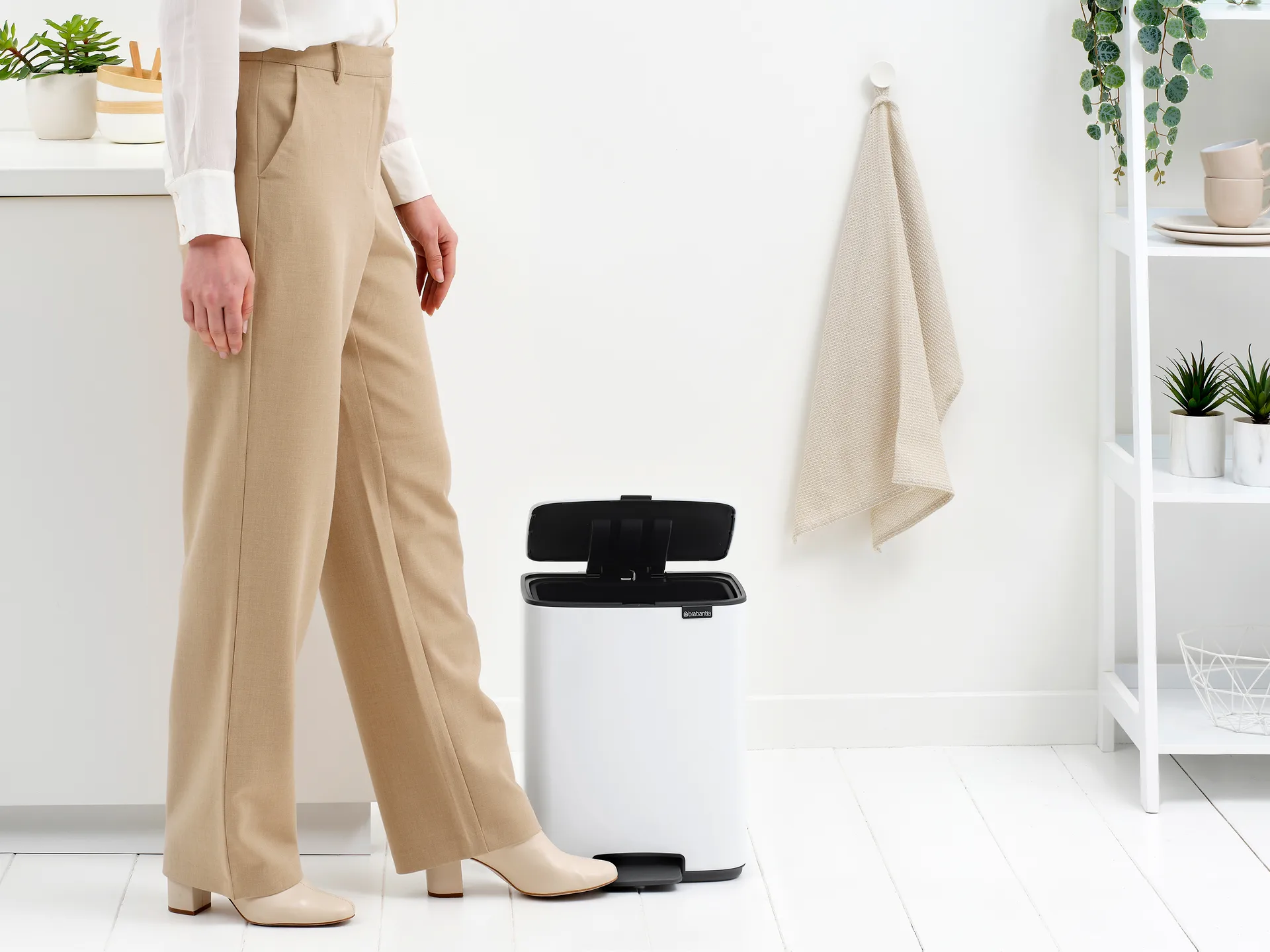 Bo pedalbøtte 12 l, White Brabantia