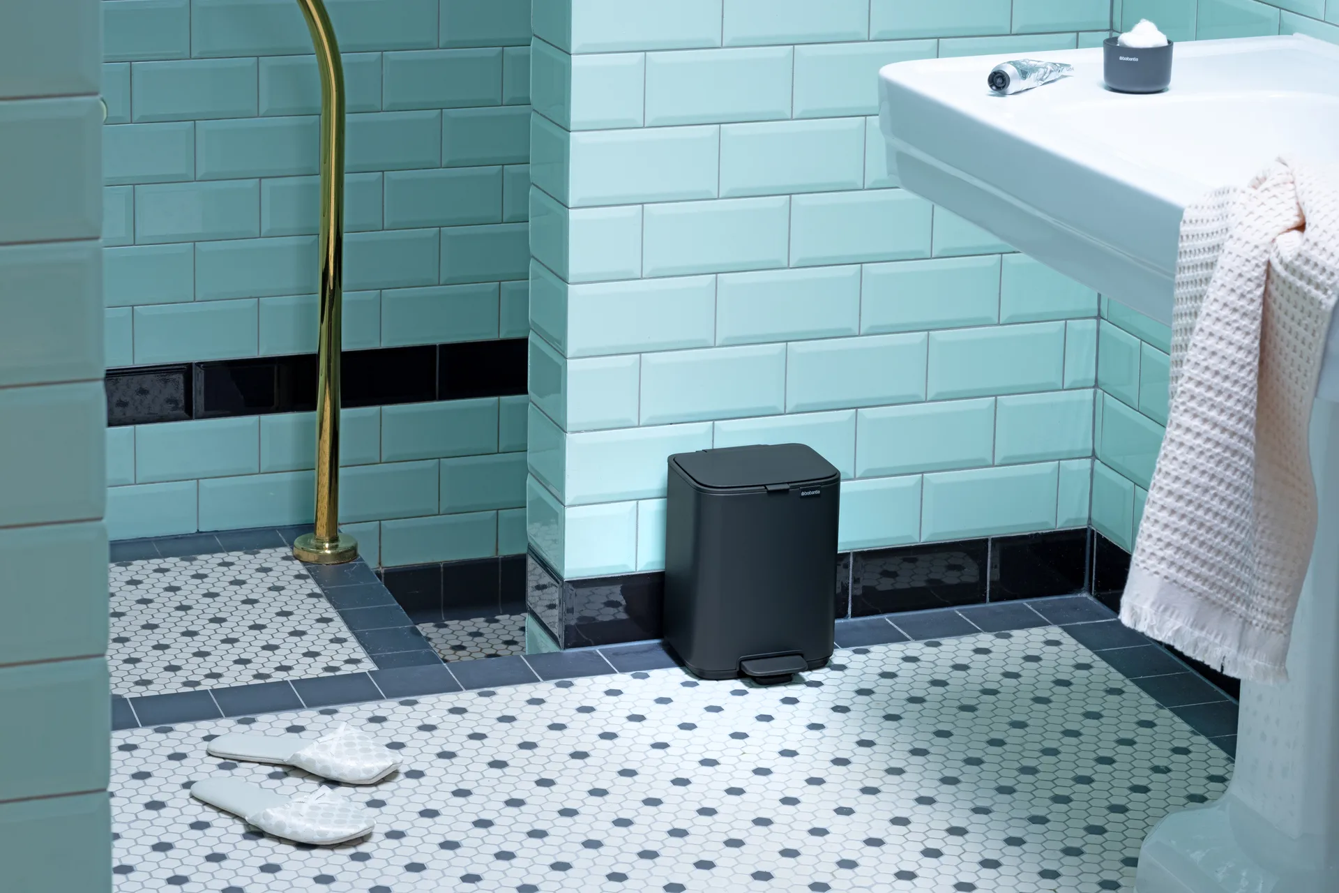 Bo pedalbøtte 4 L, Mineral Infinite Grey Brabantia