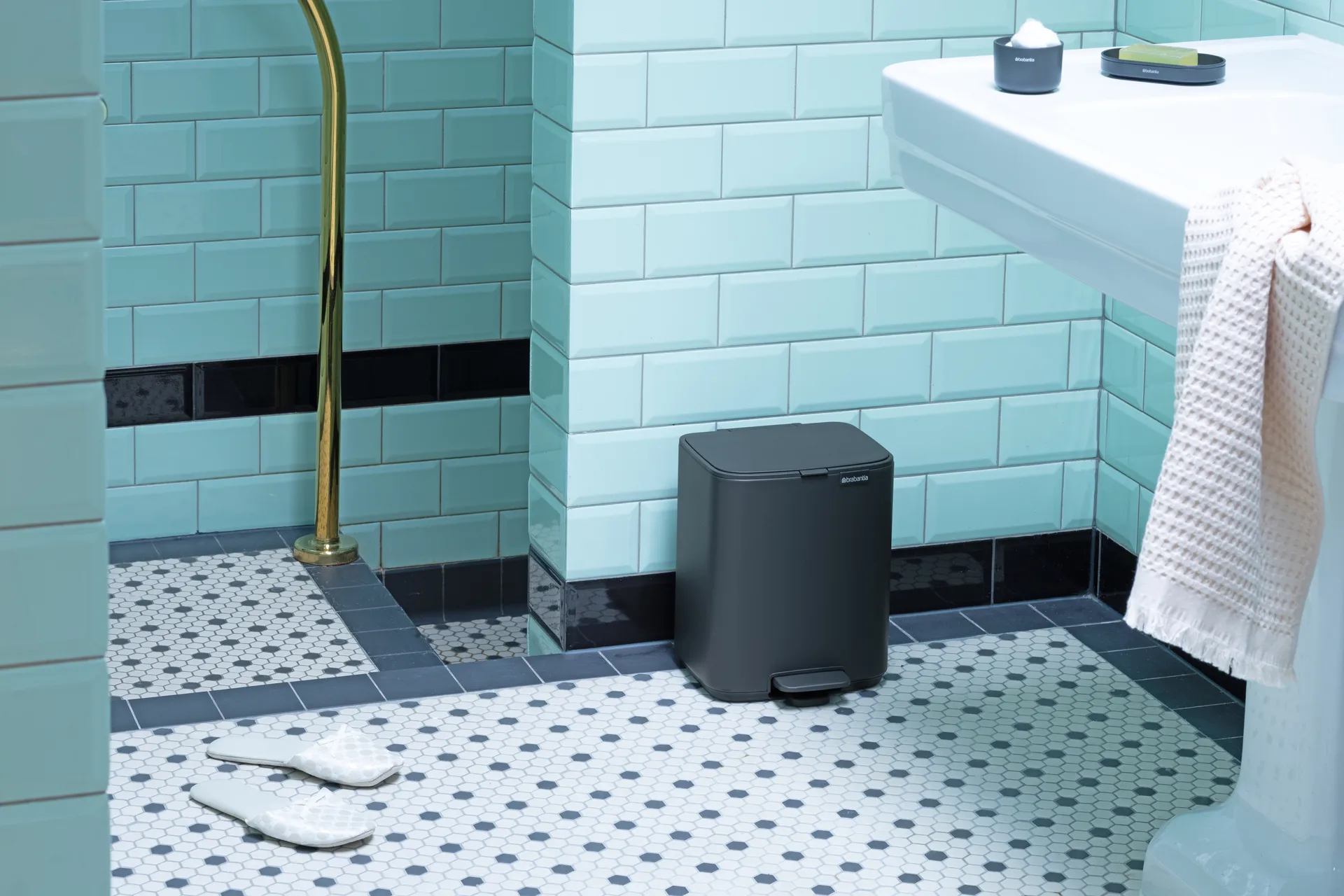 Bo pedalbøtte 7 l, Mineral Infinite Grey Brabantia