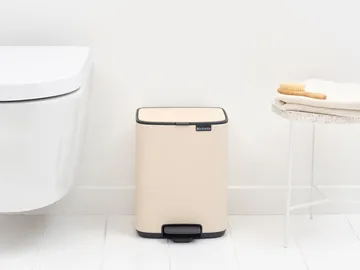 Bo pedalbøtte 7 l - Soft Beige - Brabantia
