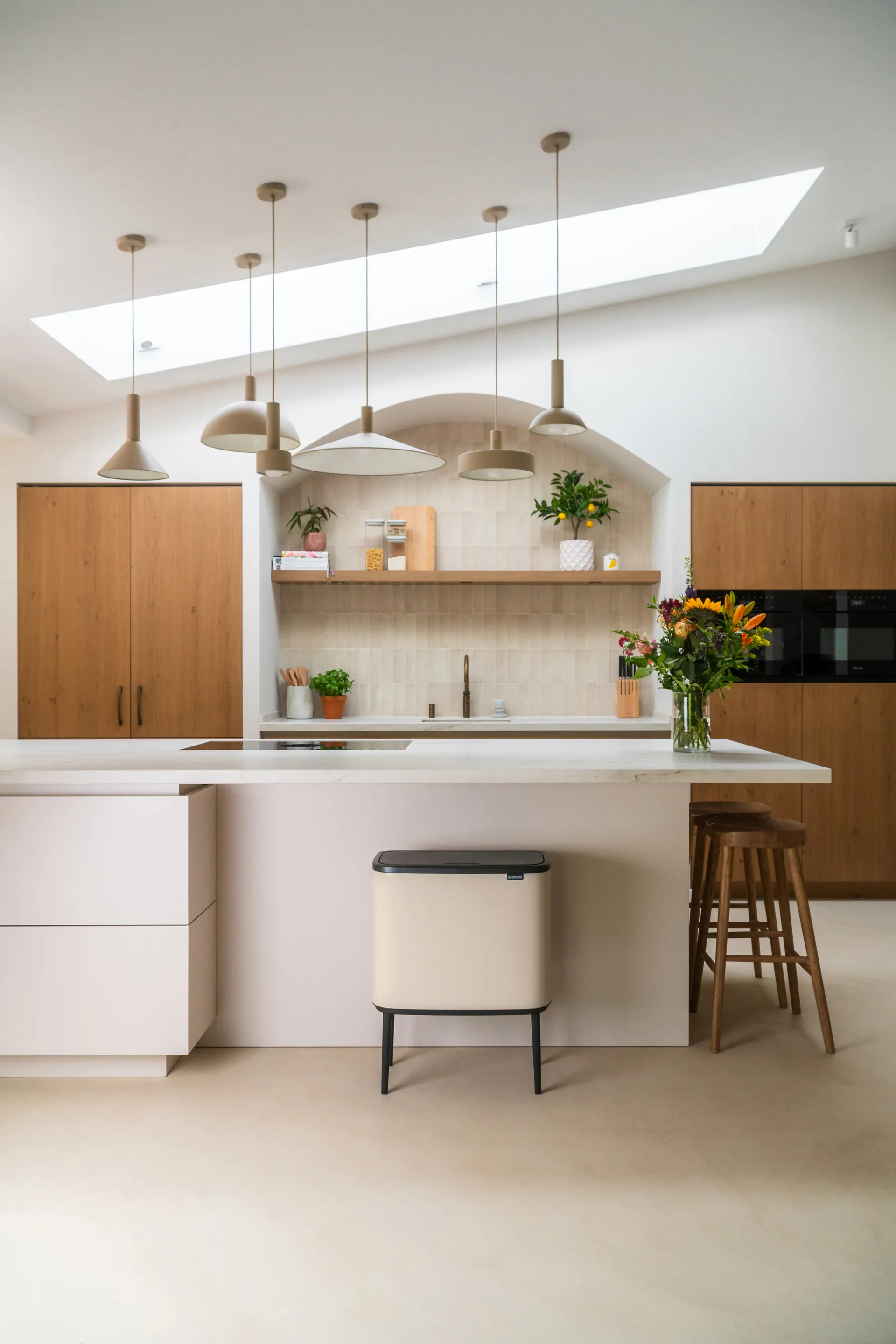 Bo touch bin 36 liter, Soft beige Brabantia