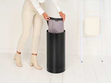 Brabantia vaskkurv med plastlokk 35 L - Mattsvart - Brabantia