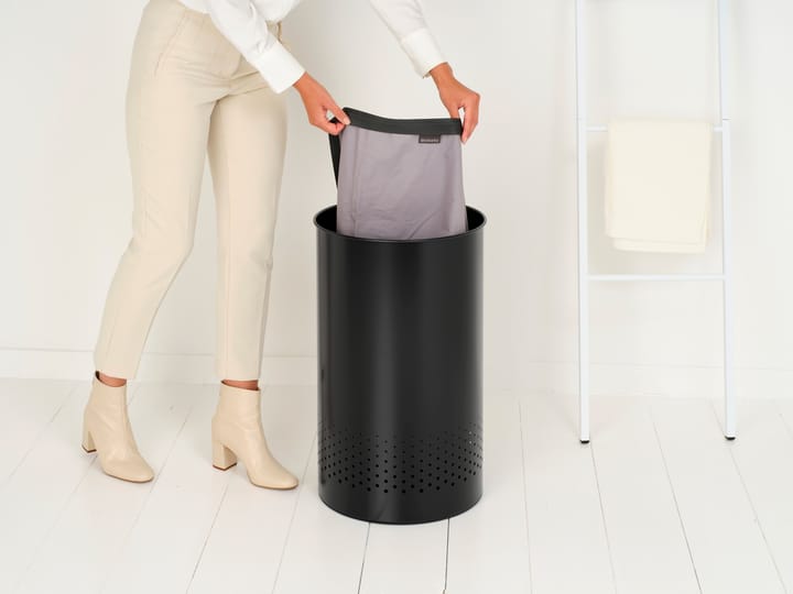 Brabantia vaskkurv med plastlokk 60 L - Mattsvart - Brabantia