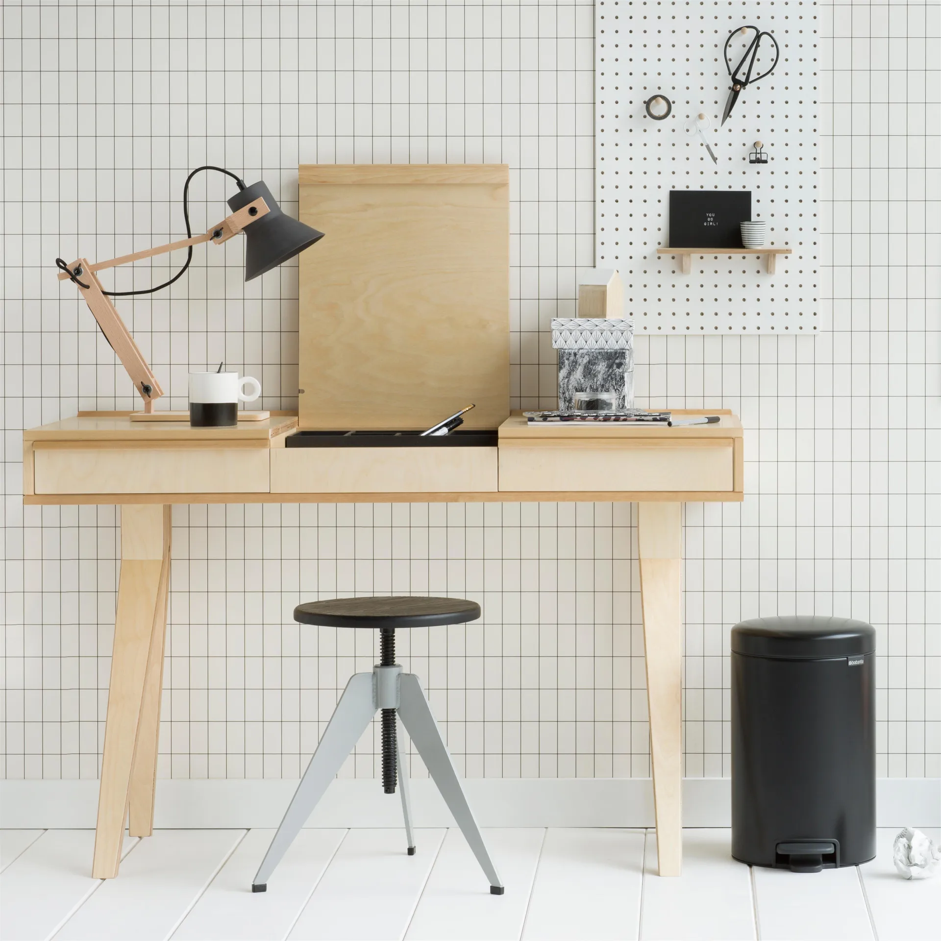 New Icon pedalbøtte 12 liter, matt black (svart) Brabantia