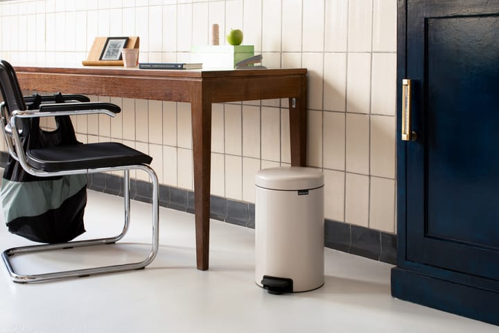 New Icon pedalbøtte 12 liter, Soft beige Brabantia