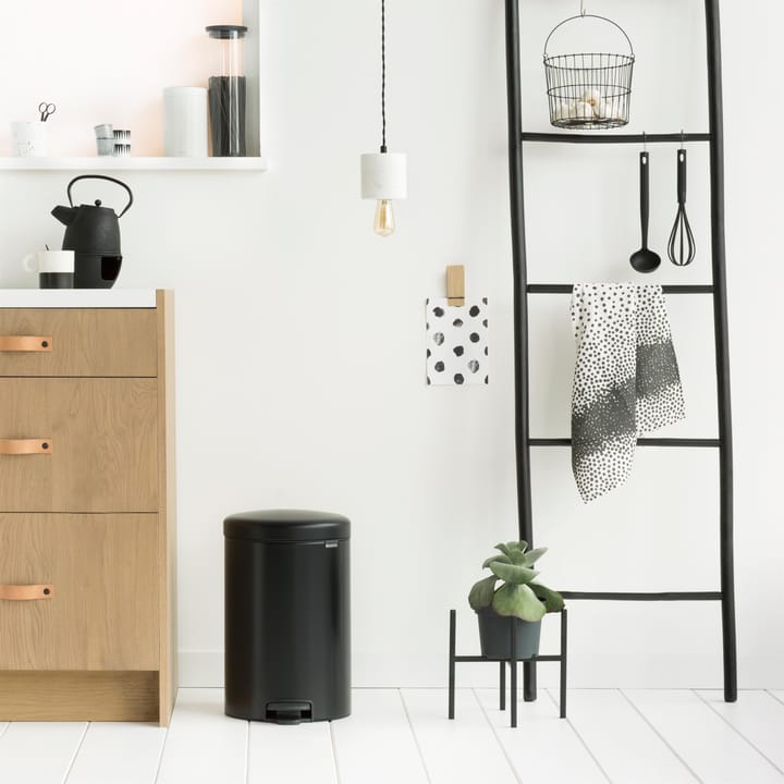 New Icon pedalbøtte 20 liter, matt black (svart) Brabantia