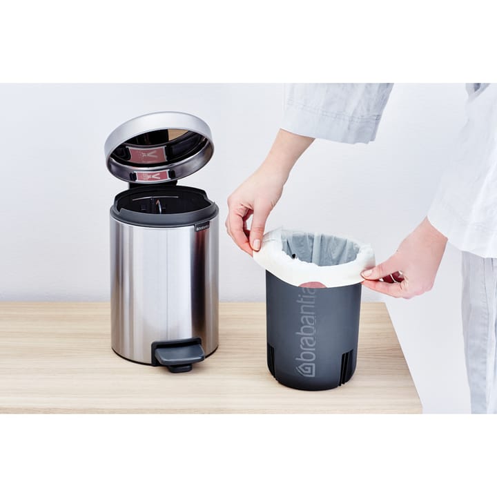 New Icon pedalbøtte 3 liter - Matt steel fingerprint proof - Brabantia