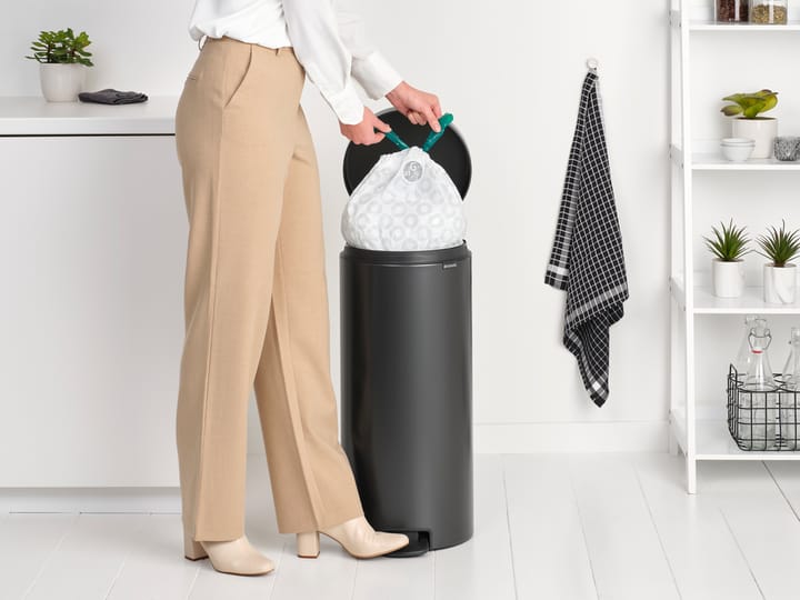 New Icon pedalbøtte 30 liter, Confident grey Brabantia