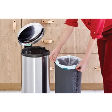 New Icon pedalbøtte 30 liter - Matt steel fingerprint proof - Brabantia