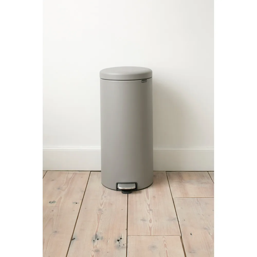 New Icon pedalbøtte 30 liter, Mineral concrete grey Brabantia