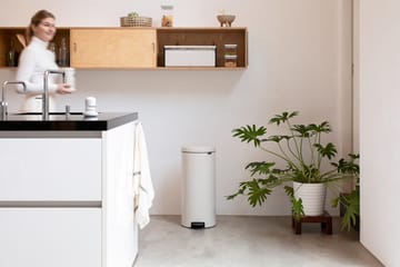 New Icon pedalbøtte 30 liter - Soft beige - Brabantia