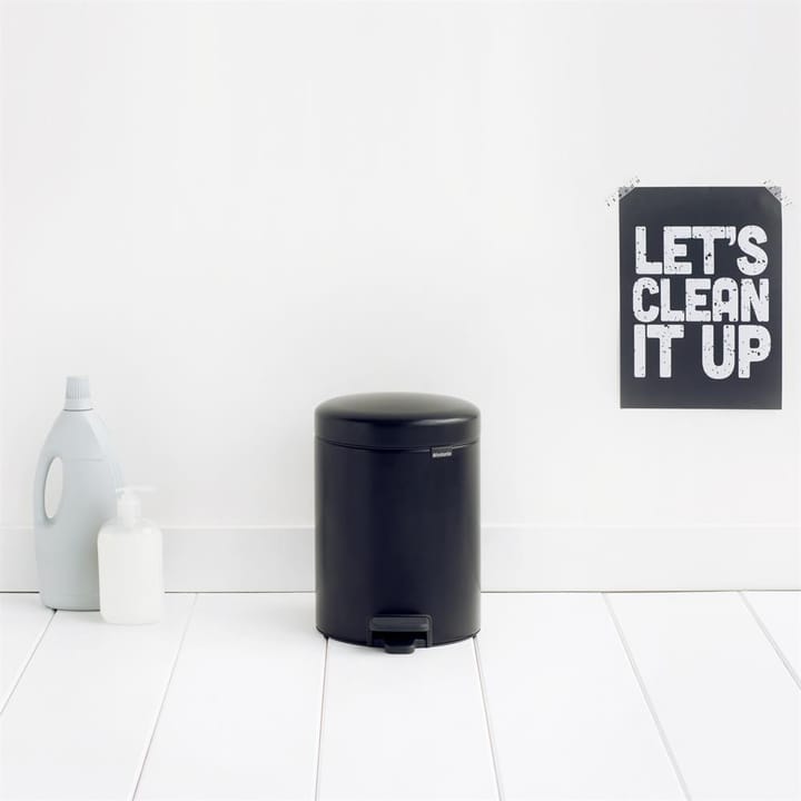New Icon pedalbøtte 5 liter - matt black (sort) - Brabantia