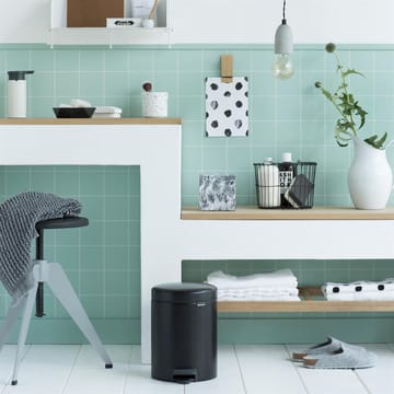 New Icon pedalbøtte 5 liter - matt black (sort) - Brabantia