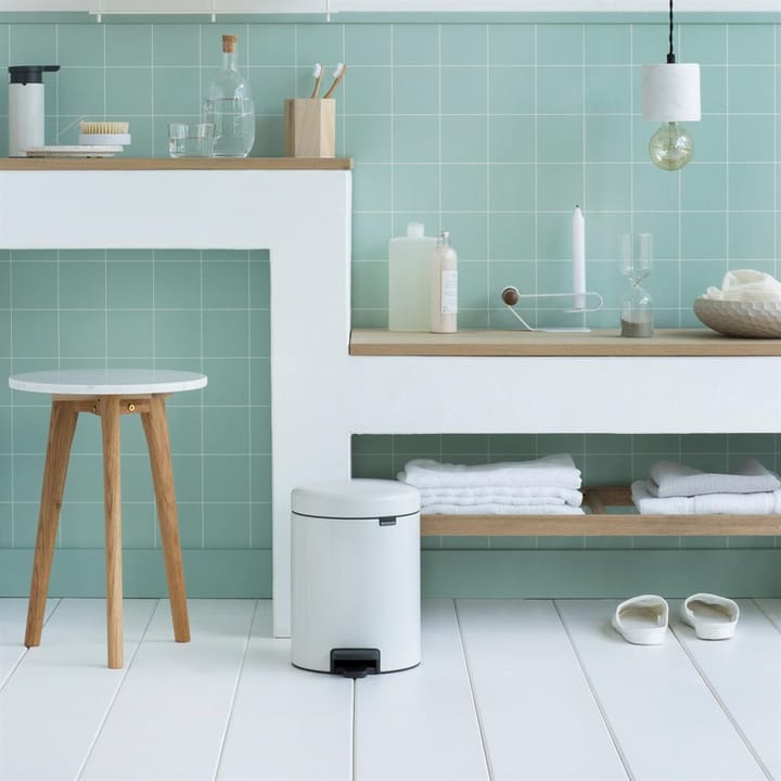New Icon pedalbøtte 5 liter, white (hvit) Brabantia