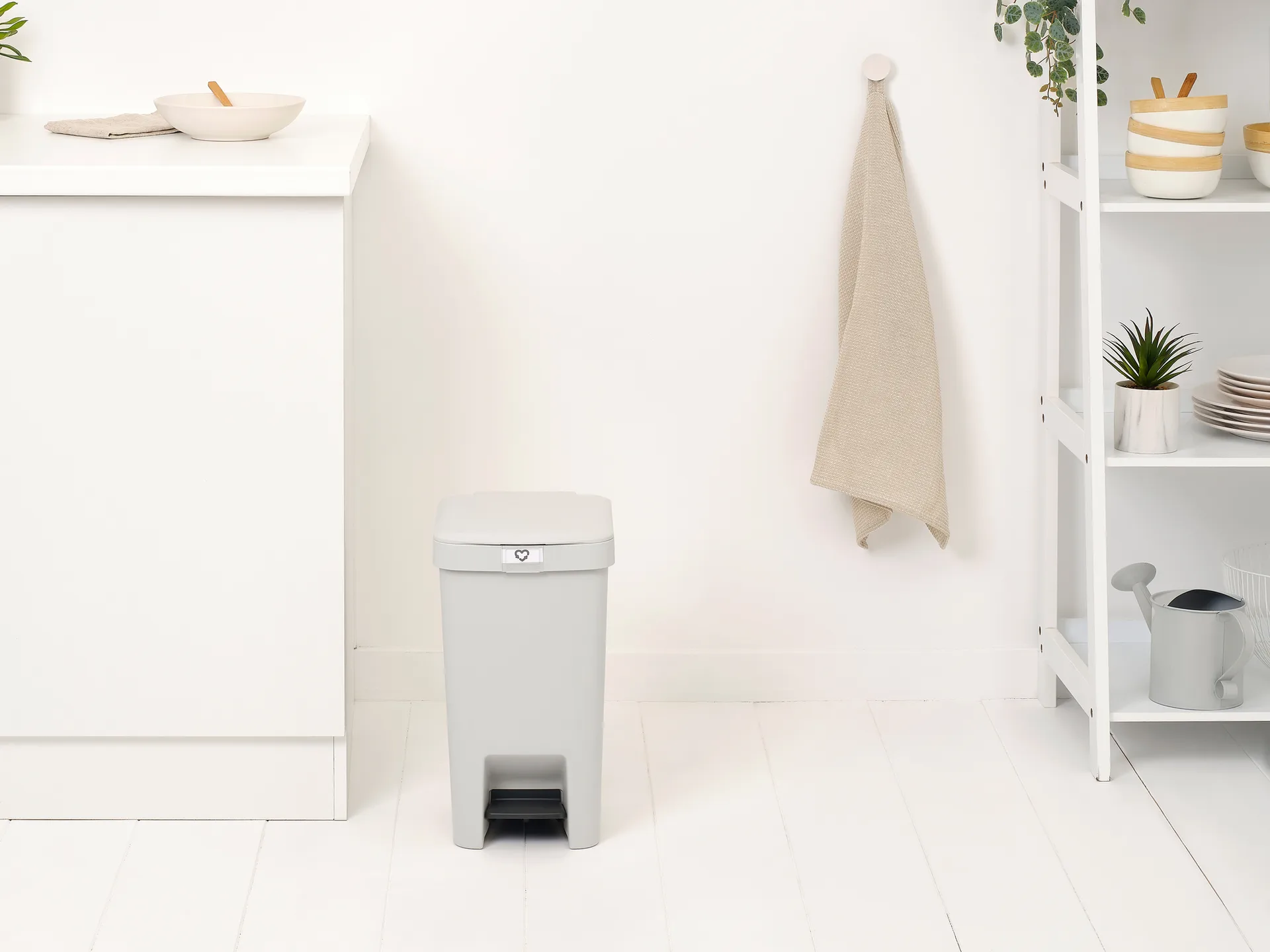 StepUp pedalbøtte 16 l, Lysegrå Brabantia