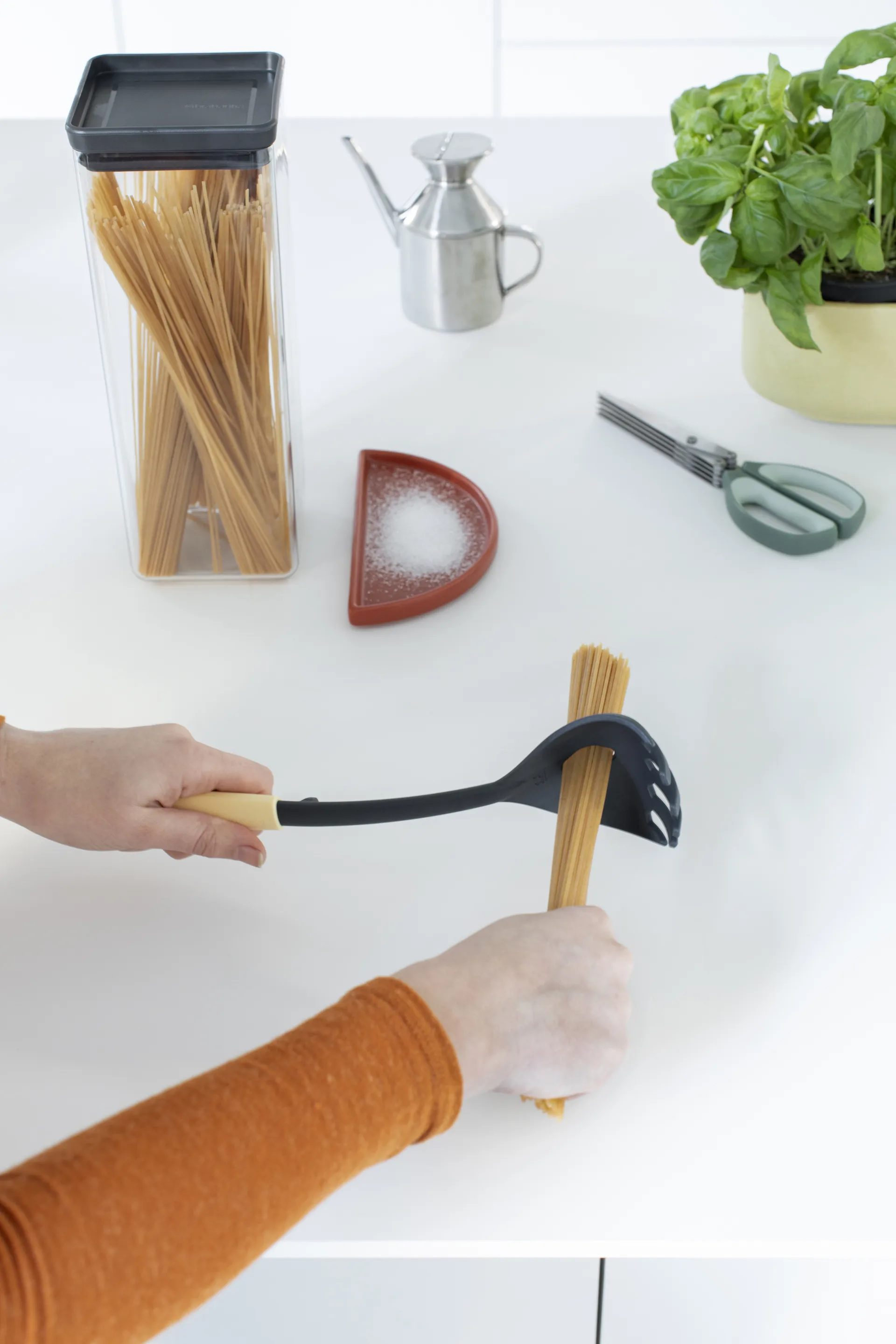 TASTY+ firkantet oppbevaringsboks 2,5 l, Mørkegrå Brabantia