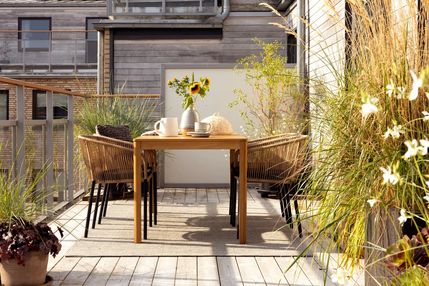 Delta karmstol, Svart-natur Brafab