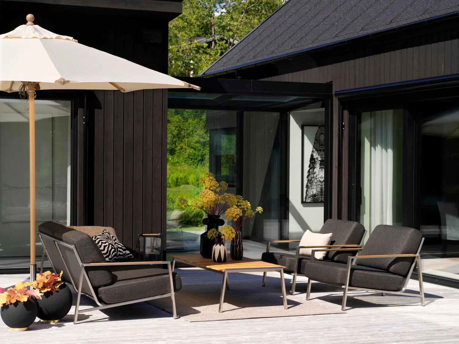 Naos lenestol, Rustfritt stål-nearly black Brafab