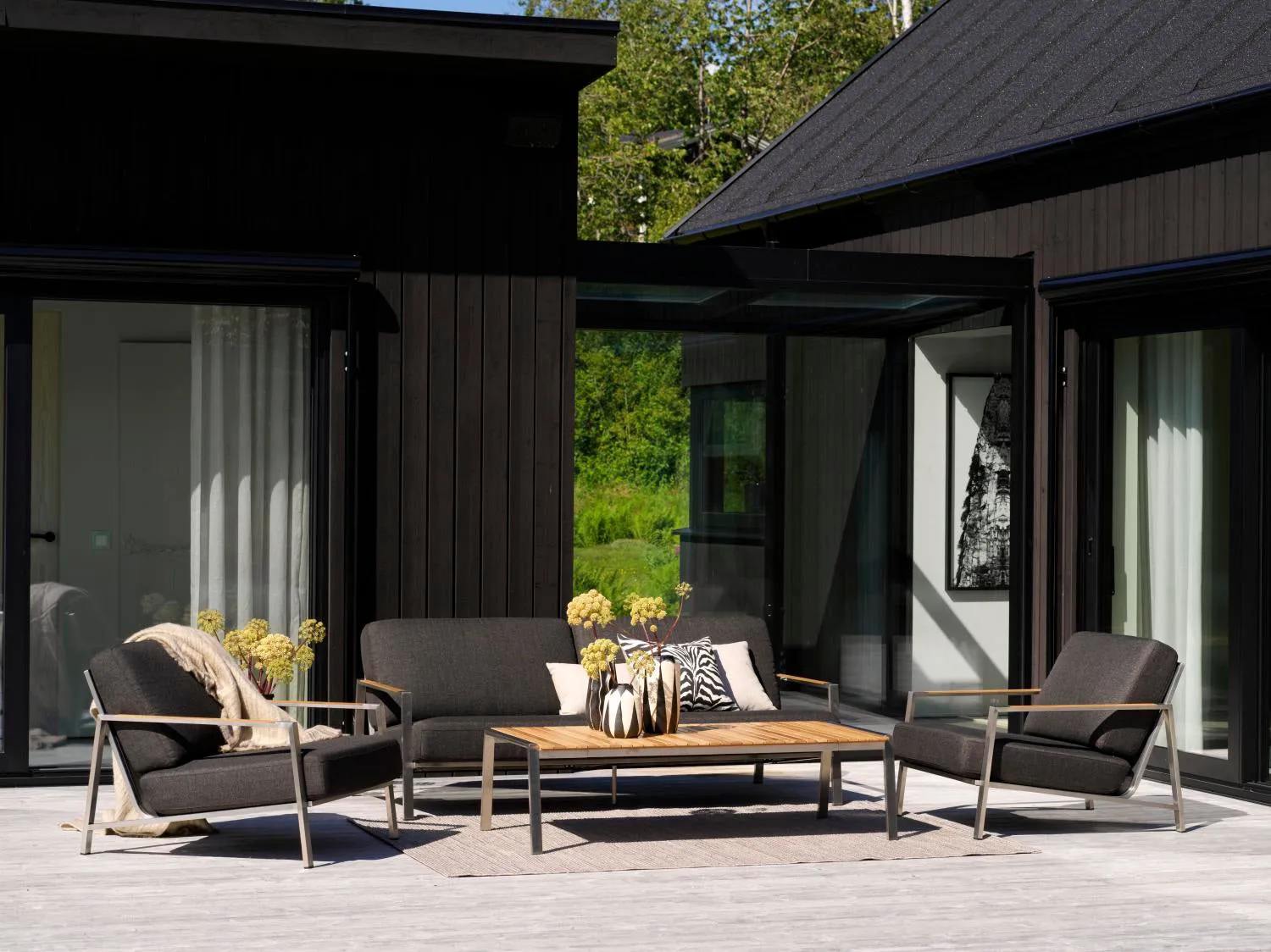 Naos lenestol, Rustfritt stål-nearly black Brafab