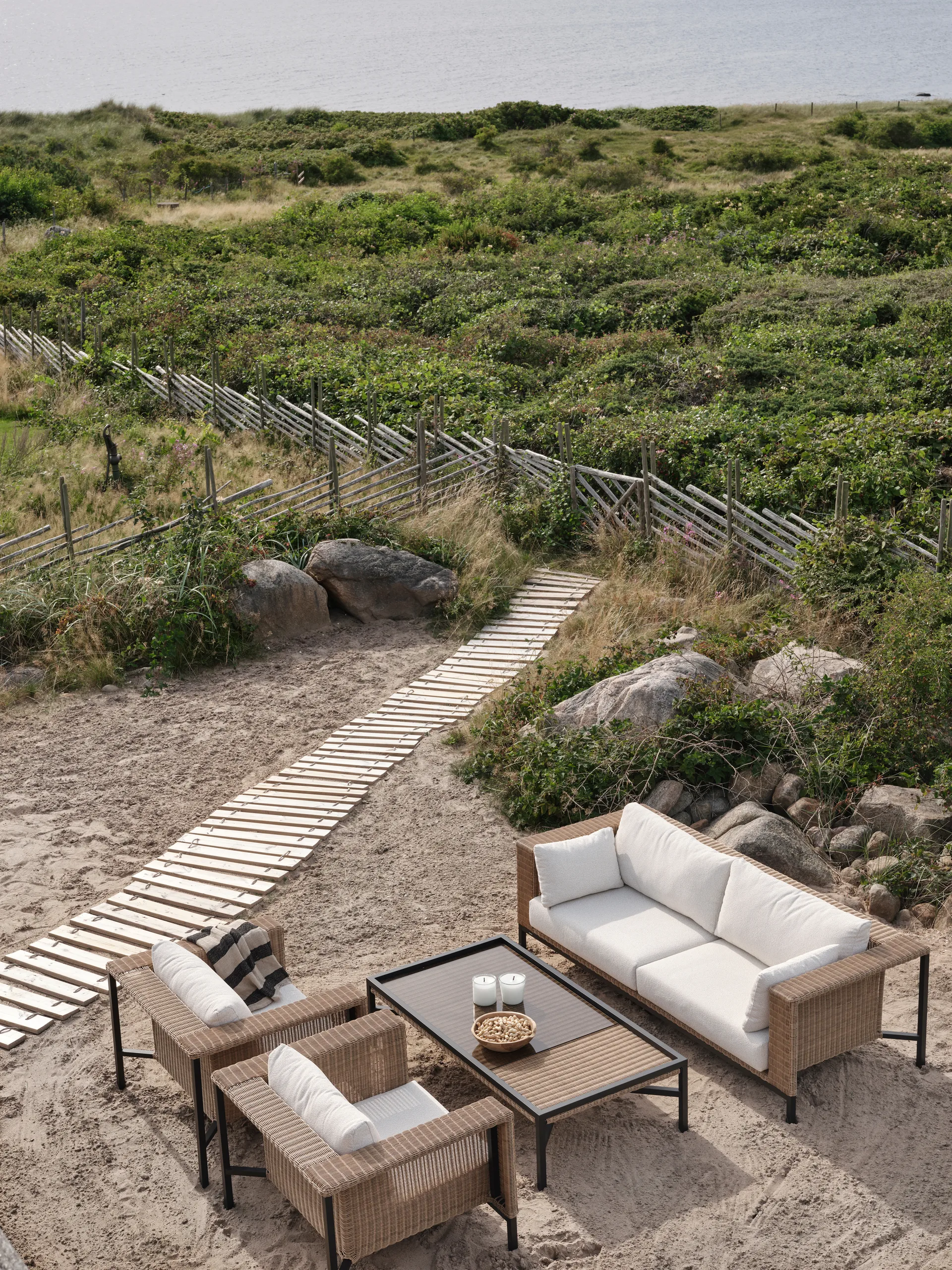 Shell sofa, Teddy rice-svart Brafab