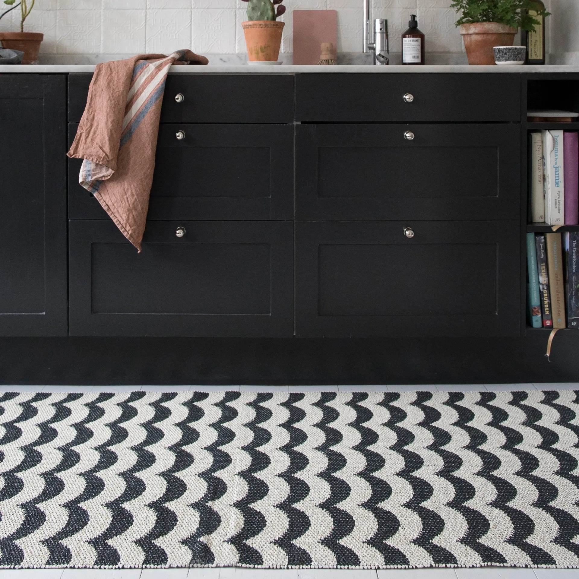 Ocean gulvteppe beluga, 70x200 cm Brita Sweden