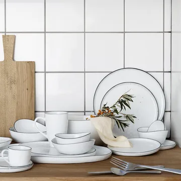 Salt tallerken med prikker - Diameter 13,8 cm - Broste Copenhagen