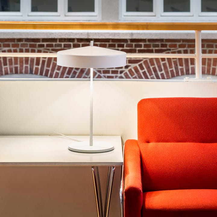 Cymbal bordlampe, rød matt, sort ledning Bsweden