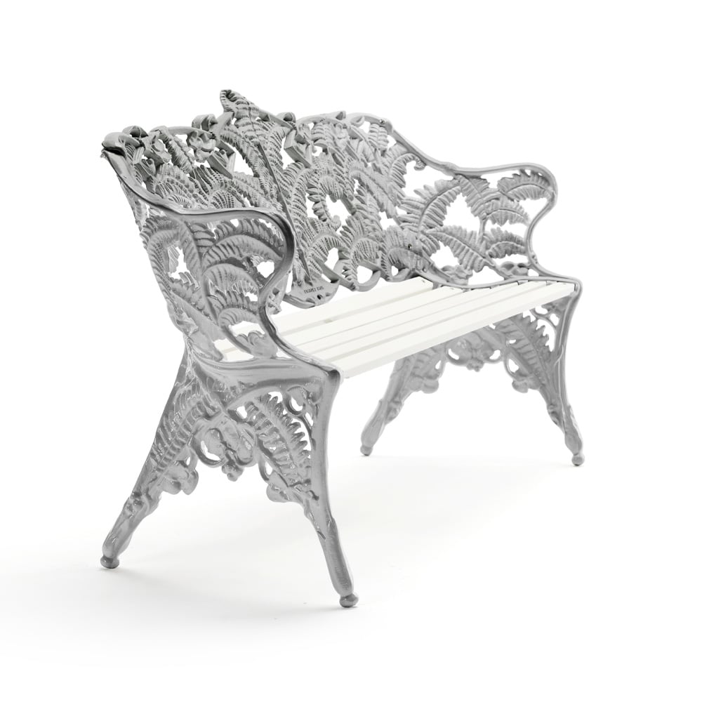 Byarums bruk Classic sofa Hvit lakk furu, rått aluminiumstativ