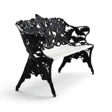 Classic sofa - Hvit lakk furu, svart stativ - Byarums bruk