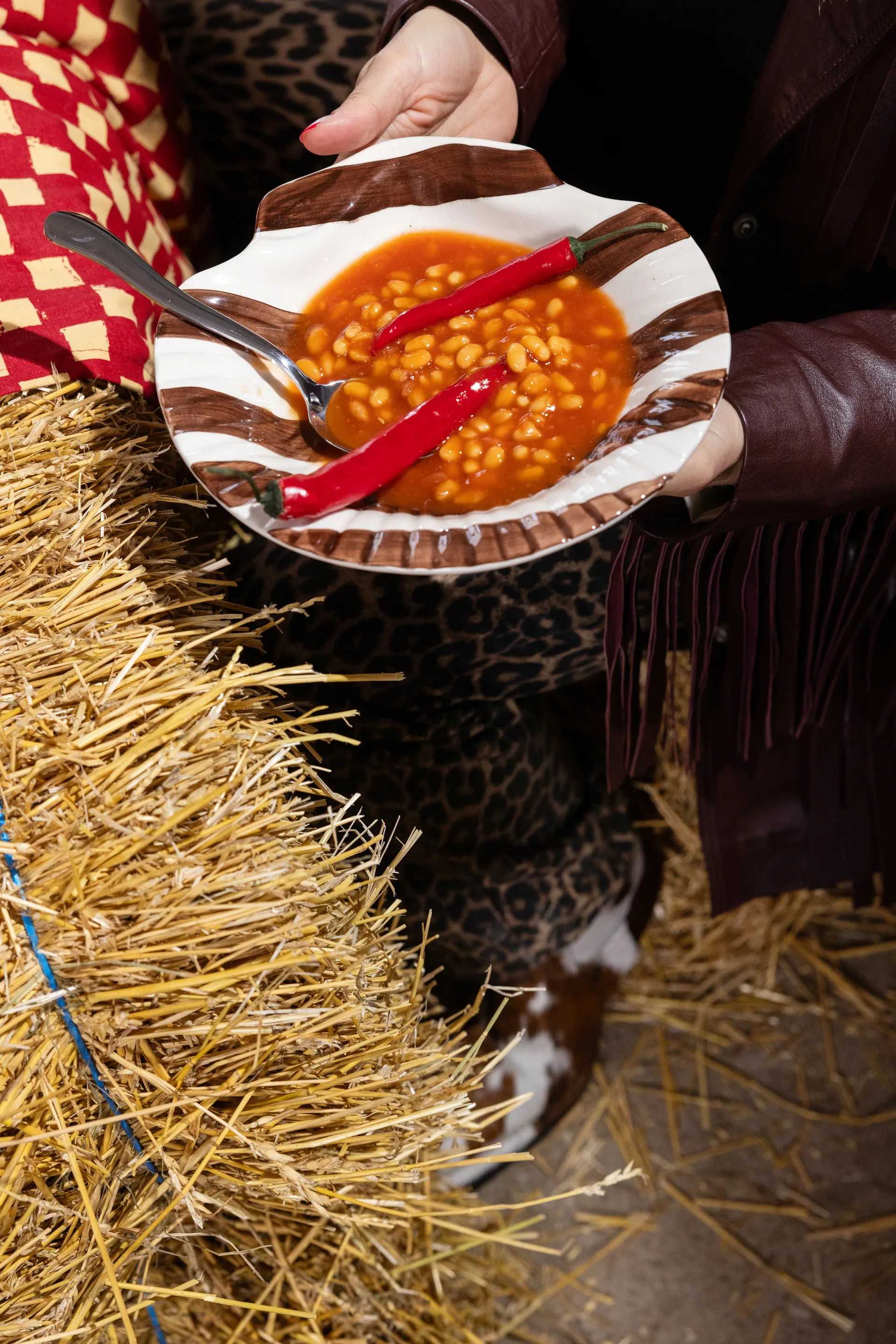 Armona stripe tallerken 23,5x23,5 cm, Mørkebrun-hvit Byon