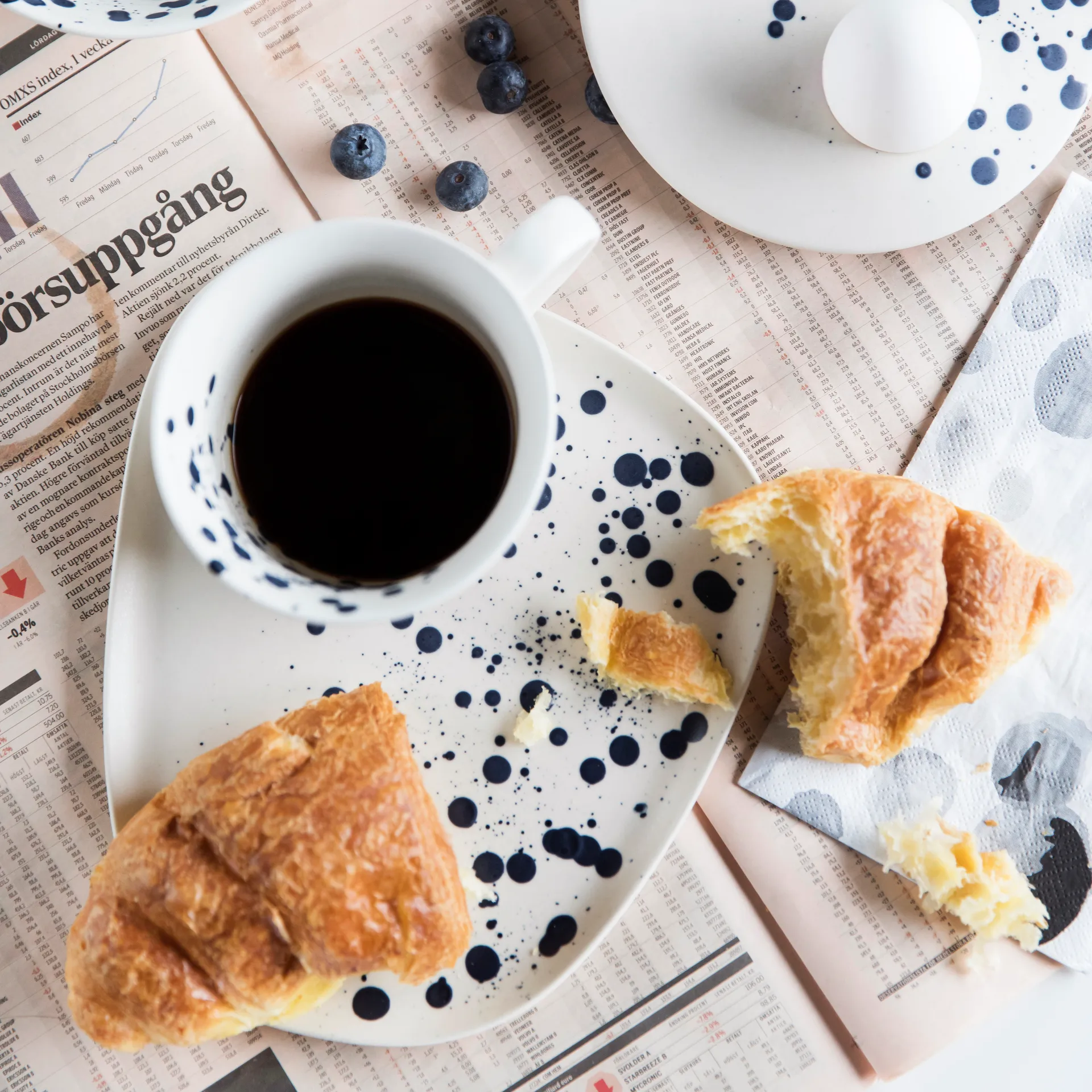 Dottie tallerken 21 cm, Svart-hvit Byon