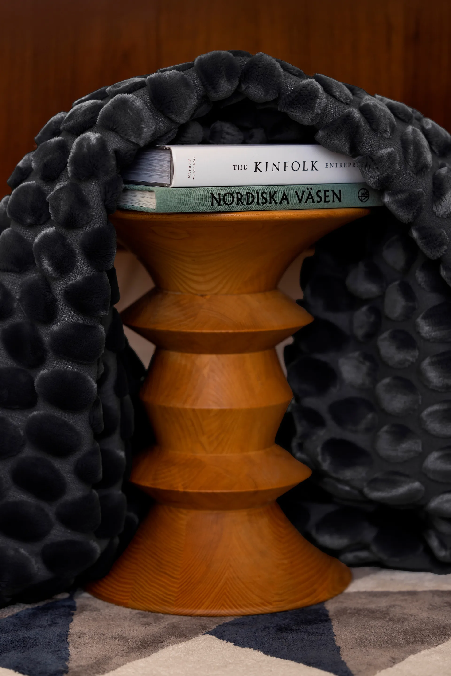 Egg Collection teppe 170x130 cm, Svart Ceannis