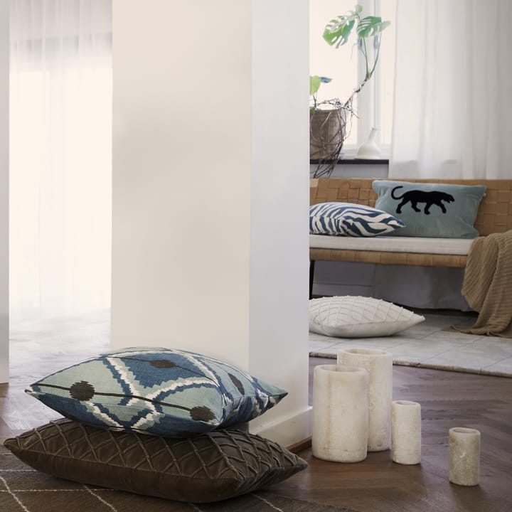 Deva putetrekk 50 x 50 cm, Ivory Chhatwal & Jonsson