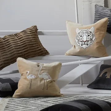 Embroidered Flamingo putevar 50x50 cm - Beige - Chhatwal & Jonsson