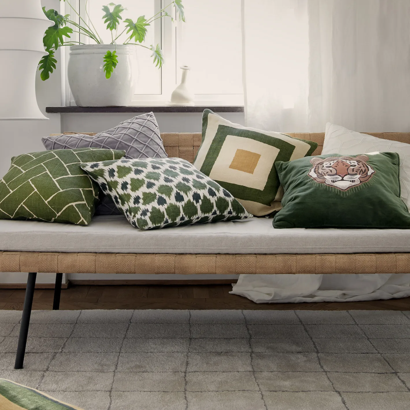 Embroidered Tiger putevar 50x50 cm, Cactus green Chhatwal & Jonsson