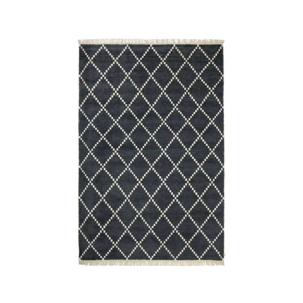 Bilde av Chhatwal & Jonsson Kochi teppe Black/off-white bambus/silke 230 x 320 cm