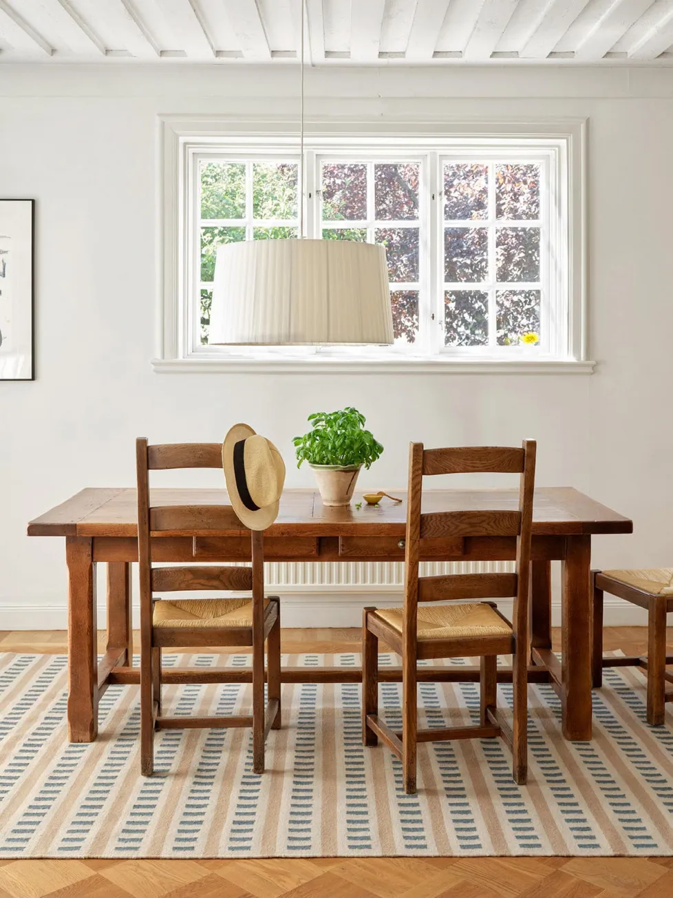 Ladakh ullteppe, Off white-l. beige-heaven blue, 230x320 cm Chhatwal & Jonsson