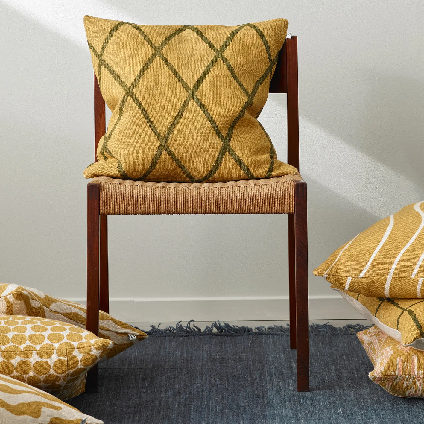 Nanda gulvteppe 200x300 cm, Dark blue-blue Chhatwal & Jonsson