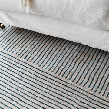 Radha ullteppe 180x270 cm - Off white-heaven blue - Chhatwal & Jonsson