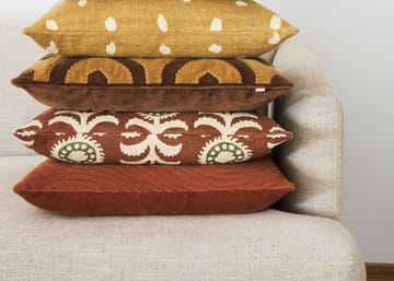Yash reverse putetrekk 50 x 50 cm - Spicy yellow base - Chhatwal & Jonsson