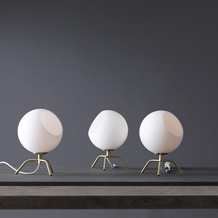 Bug bordlampe, hvit-messing CO Bankeryd