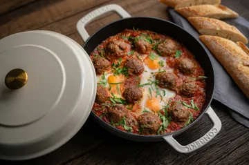 Combekk Enameled traktørpanne støpejern Ø28 cm - Sand-gold knob - Combekk