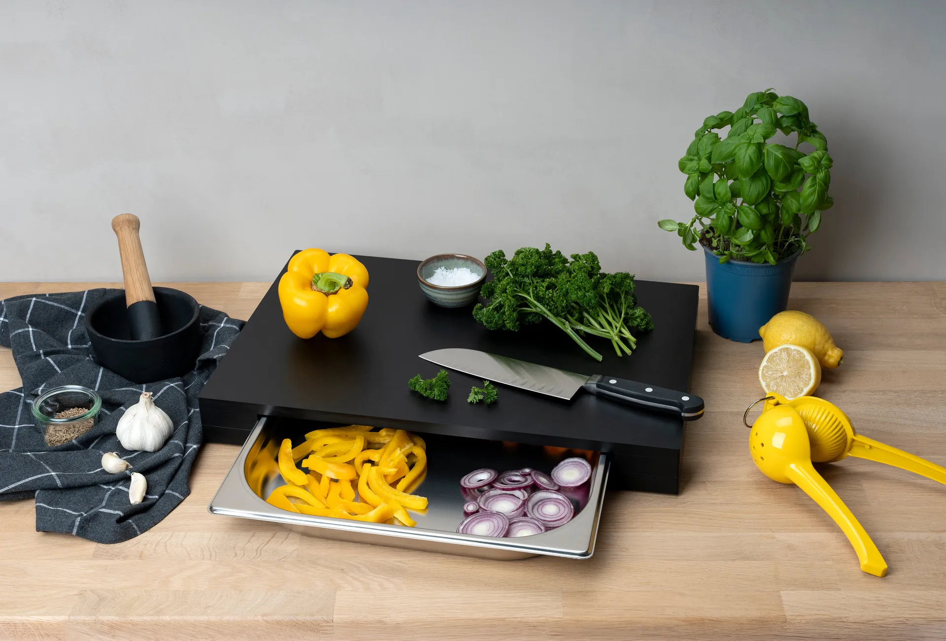 Duracore skjærefjøl med skuff, 48x32,5 Continenta