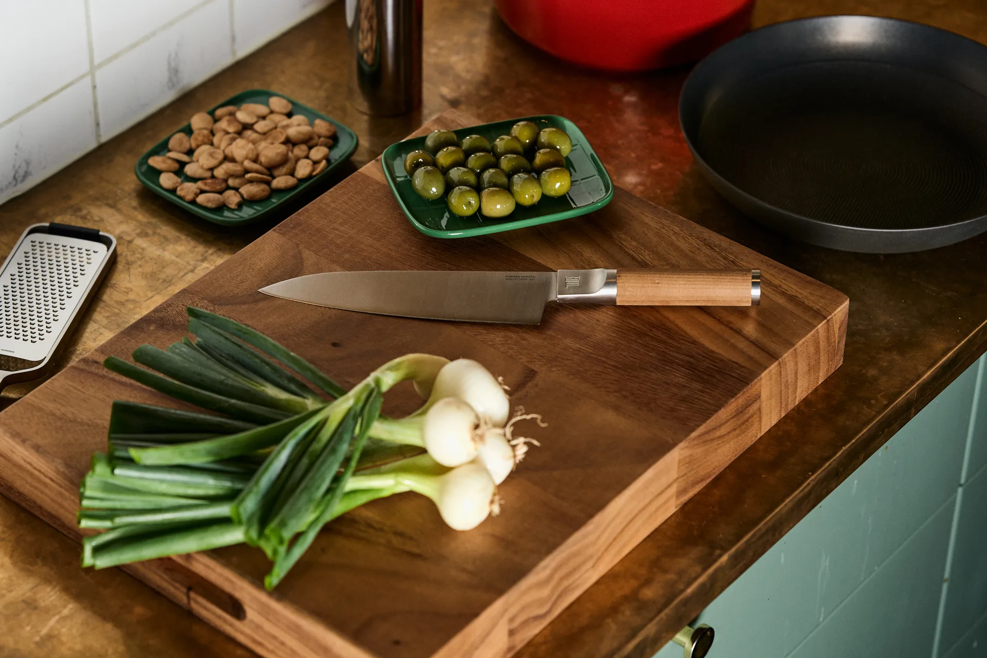 Skjærefjøl akasie, 36 x 48 cm Continenta