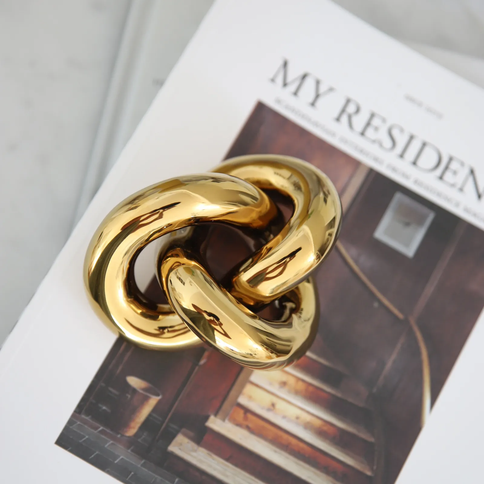 Knot Table small dekorasjon, Gold Cooee Design